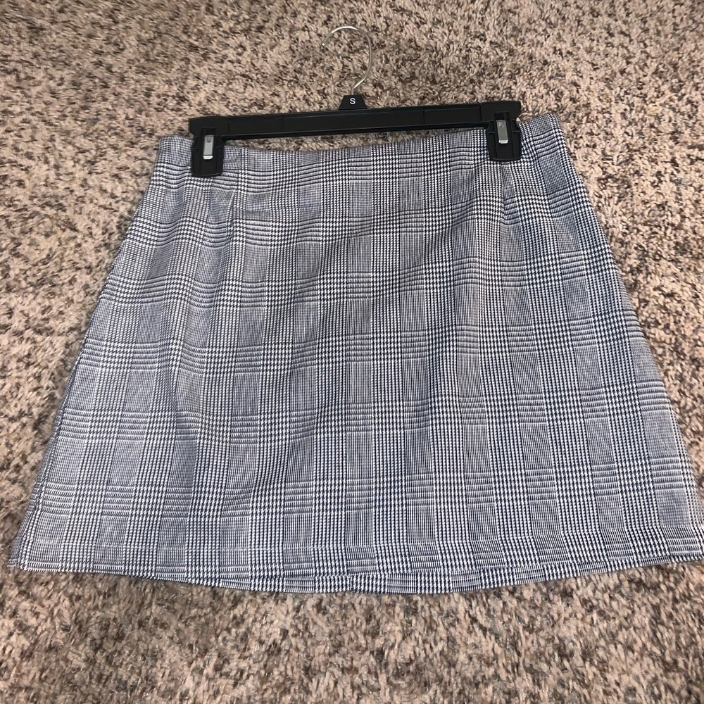 Black and white paid skirt